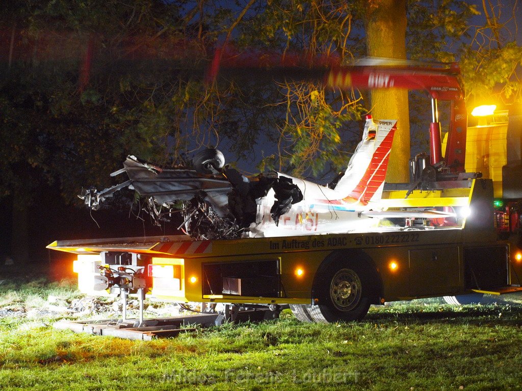 Kleinflugzeug abgestuerzt Sankt Augustin Meindorf P355.JPG